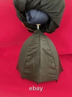 Figurine de sorcière vintage rare pour Halloween, poupée avec parapluie, robe noire, grande taille