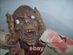Lifesize Zombie Crypt Corpse Removing Head Caoutchouc Halloween Rare Vintage Prop