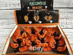 Lot de boîtes de jouets rares : Citrouille magique tournante d'Halloween des années 80 et sorcière à pousser