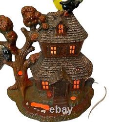 Maison hantée vintage rare faite à la main pour Halloween avec arbre illuminé, maison de sorcière et chauve-souris