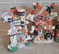 Maisons de village hantées en porcelaine VTG par Kurt S Adler. Lot rare de 5 pièces pour Halloween en excellent état.