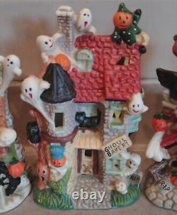 Maisons de village hantées en porcelaine VTG par Kurt S Adler. Lot rare de 5 pièces pour Halloween en excellent état.