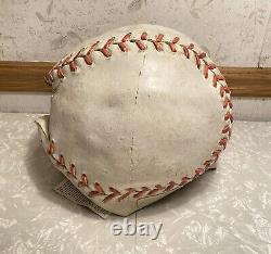 Masque d'Halloween vintage rare en latex d'illustres concepts, de grande taille, représentant une balle de baseball, jamais porté, datant de 1997 à 2000.