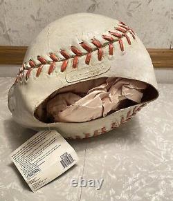 Masque d'Halloween vintage rare en latex d'illustres concepts, de grande taille, représentant une balle de baseball, jamais porté, datant de 1997 à 2000.