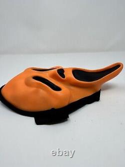 Masque de GhostFace d'Halloween orange Vintage Easter Unlimited-Scream-Fun World-Rare.