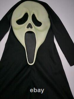 Masque de visage Vintage Scream Ghost Mask d'Easter Unlimited, rare découverte immobilière qui brille.