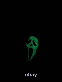 Masque de visage de fantôme Vintage Scream Hood Easter Unlimited RARE qui brille dans le noir pour Halloween.