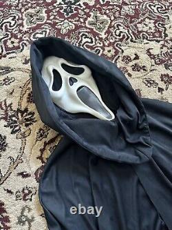 Masque effrayant vintage GhostFace à capuche de Scream. Rare