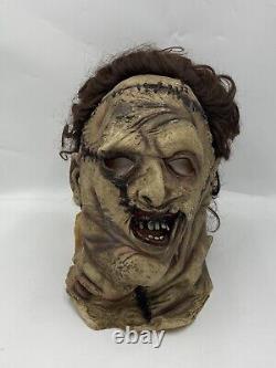 Masque en latex Leatherface du film culte 'Massacre à la tronçonneuse' de New Line Cinema, Texas, de collection et rare.