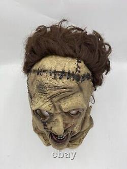 Masque en latex Leatherface du film culte 'Massacre à la tronçonneuse' de New Line Cinema, Texas, de collection et rare.