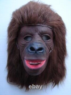 Masque en latex complet pour Halloween avec des cheveux de gorille singe voyageur des années 1970 vintage rare