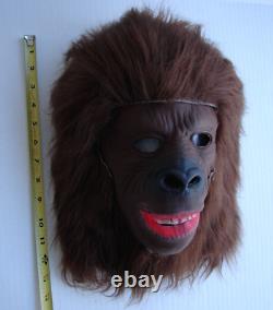 Masque en latex complet pour Halloween avec des cheveux de gorille singe voyageur des années 1970 vintage rare