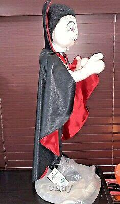 Nwt Annalee 26 Dracula With Stand 2003 Halloween Vampire Mobilitee Dolls Rare