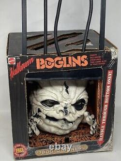 Original 1987 Halloween Boglin Bog-O-Bones Marionnette avec boîte et barres rare