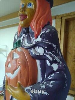 RARE Vintage 1997 Grand Venture Blow Mold Witch Halloween 40 tall Made in USA  	
<br/>	<br/>   
RARE Vintage 1997 Grand Venture Blow Mold Sorcière Halloween 40 pouces de hauteur Fabriqué aux États-Unis