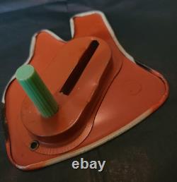 RARE Vintage Sorcière Halloween Tin Noisemaker U. S. Metal Toy MFG. Co