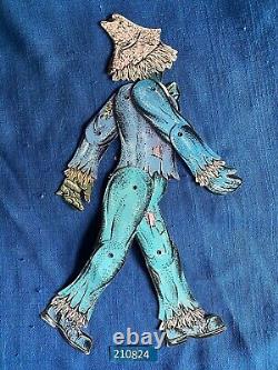 Rare Vintage 1960 Beistle Die Cut 2 Side Jointed Articulated Halloween Scarecrow
 <br/> 	 <br/>  	Scarecrow d'Halloween articulé rare et vintage Beistle de 1960