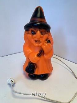 Rare Vintage 1981 Witch Holding Broom Halloween Lighted Blow Mold Works
