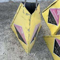 Rare Vintage Y2K Métal RF Avertissement de Radiation Extra Grand Cônes Métalliques Halloween