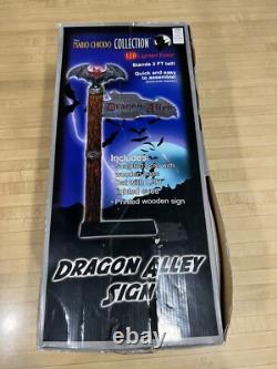 Rare enseigne de maison hantée et allée de dragon de Mario Chiodo Studios vintage