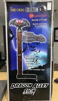 Rare enseigne de maison hantée et allée de dragon de Mario Chiodo Studios vintage