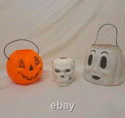 Seau à bonbons en plastique soufflé Peerless Empire en forme de crâne des années 1960 pour Halloween, rare