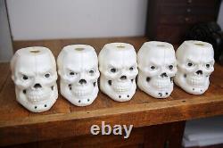 Skull de squelette vintage d'Halloween en moule soufflé, shakers ou lumières des années 1960, lot RARE