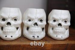 Skull de squelette vintage d'Halloween en moule soufflé, shakers ou lumières des années 1960, lot RARE