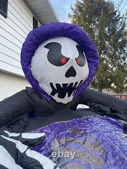 VTG Gemmy Airblown Inflatable Whirlwind Globe Ovr 6 Tall Halloween Skeleton RARE<br/> 	   	
<br/> Traduction en français : 	

<br/>	VTG Gemmy Airblown Inflatable Whirlwind Globe de plus de 6 pieds de haut, squelette d'Halloween RARE