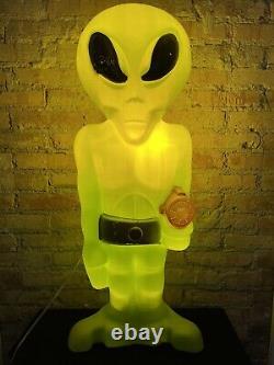 Vintage Alien Blow Mold Martien Space Man Light 36 Works Halloween Lighted Rare