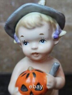 Vintage Rare 1962 Napco Calendar Cutie October Halloween Jack O Lantern C-5770 <br/> <br/>
Traduction en français : Rare Vintage 1962 Napco Calendar Cutie Octobre Halloween Jack O Lantern C-5770