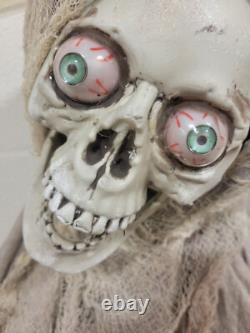 Visions saisonnières vintage boîte originale squelette robed Halloween yeux brillants rares