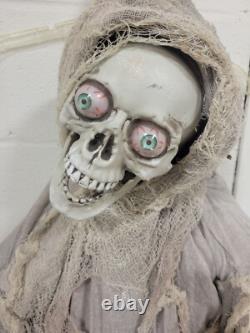 Visions saisonnières vintage boîte originale squelette robed Halloween yeux brillants rares