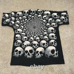 Vtg 1992 Liquid Blue Chris Pinkerton AOP Skull Travis Scott Tee Taille XL Rare USA <br/>	
 <br/>
(Note: 'Vtg' is an abbreviation for 'Vintage' and 'AOP' stands for 'All Over Print')